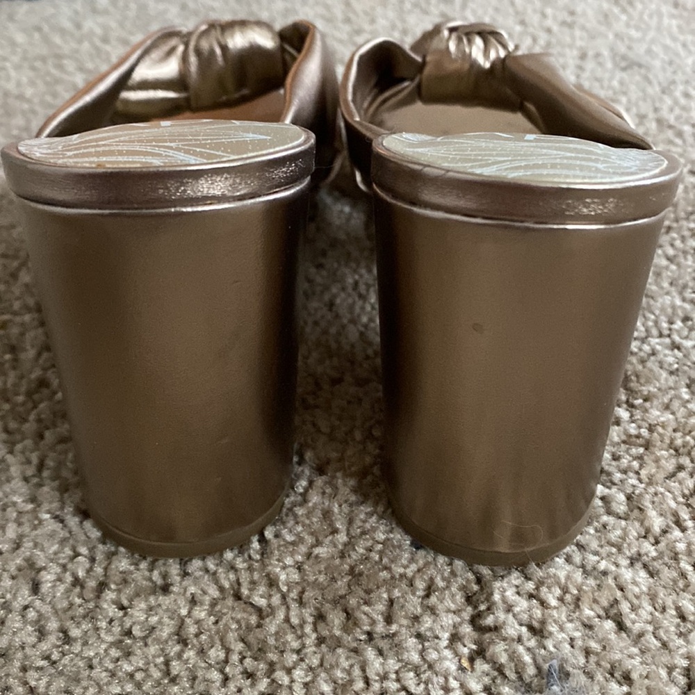 dv by Dolce Vita knotted rose gold mule heels - Picture 5 of 6